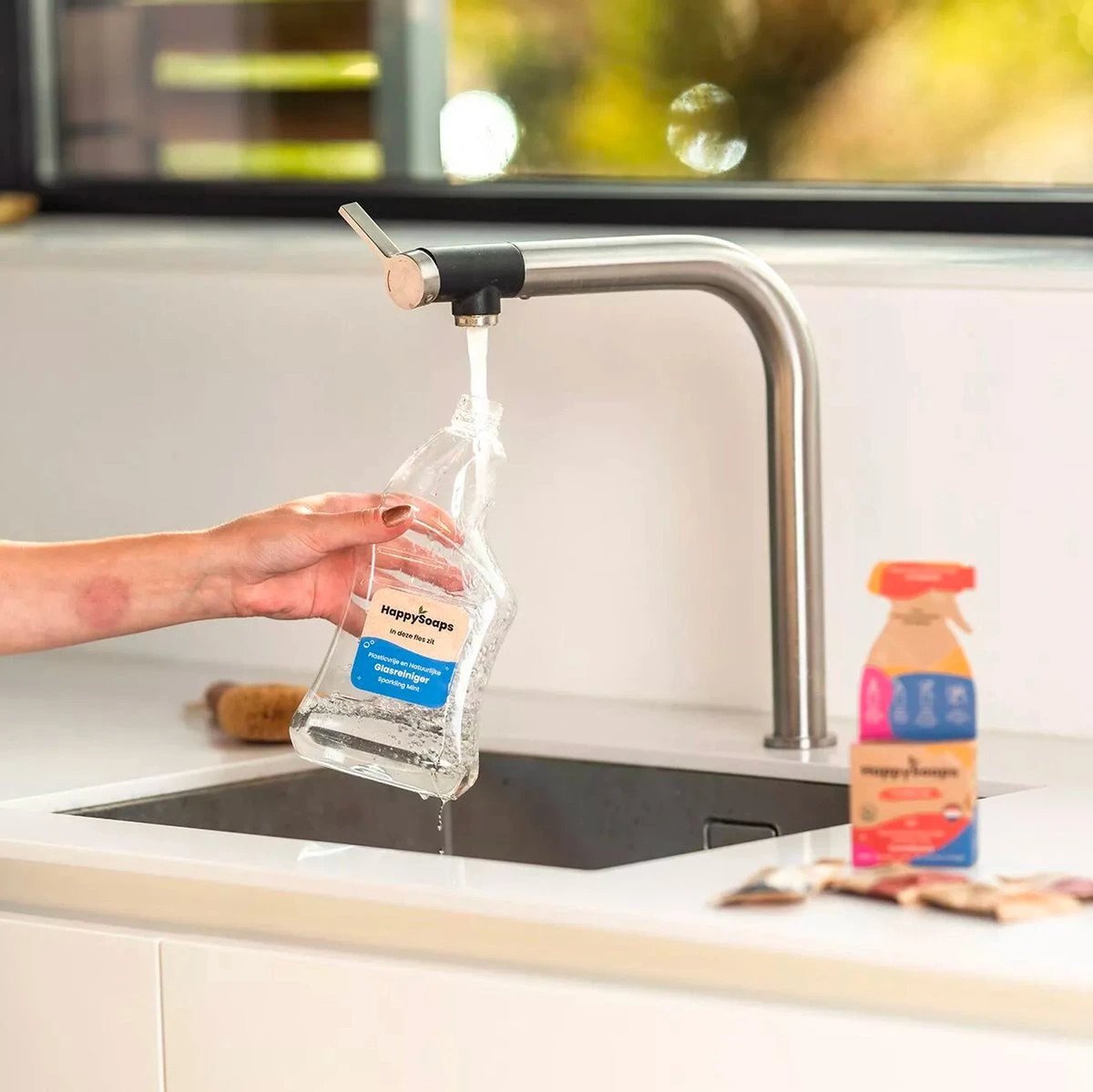 HappySoaps Cleaning Tabs - Combipack Met 4 Verschillende Tabs - Allesreiniger, Keukenreiniger, Glasreiniger En Sanitairreiniger - 100% Plasticvrij, Duurzaam & Vegan 3 HappySoaps Cleaning Tabs - Combipack Met 4 Verschillende Tabs - Allesreiniger, Keukenreiniger, Glasreiniger En Sanitairreiniger - 100% Plasticvrij, Duurzaam & Vegan