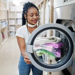 Omo Vloeibaar Wasmiddel Kleur - 100 Wasbeurten - Grootverpakking 14 Omo Vloeibaar Wasmiddel Kleur - 100 Wasbeurten - Grootverpakking -Huishoudelijke Schoonmaak 1200x1200 586