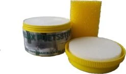 Merkloos Witte Poets Steen. Reinigingsmiddel. Reinigt, Beschermd En Polijst In 1 Handeling.