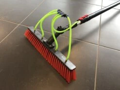 Aqua2Go Telescoopsteel 10,6 Meter - Lichtgewicht Aluminium - 40 Cm. Borstel - Ramen Wassen - Zonnepanelen 10 Aqua2Go Telescoopsteel 10,6 Meter - Lichtgewicht Aluminium - 40 Cm. Borstel - Ramen Wassen - Zonnepanelen -Huishoudelijke Schoonmaak 1200x899 9